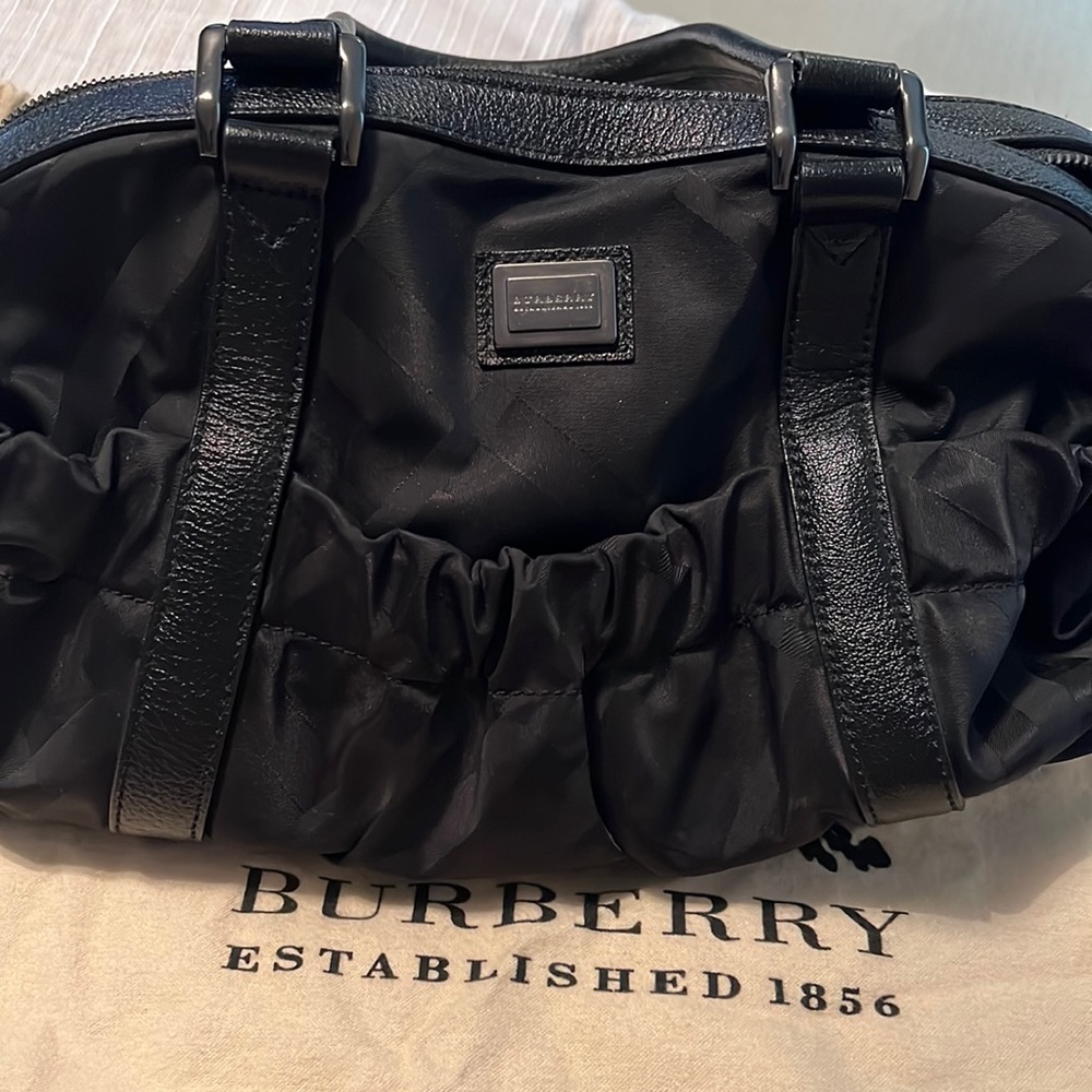 Burberry doctors purse